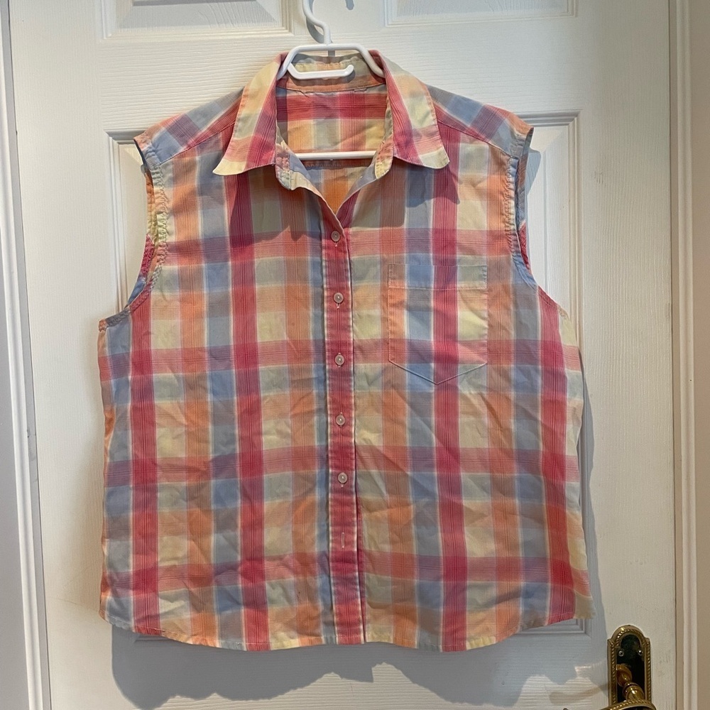 Women’s button down tank